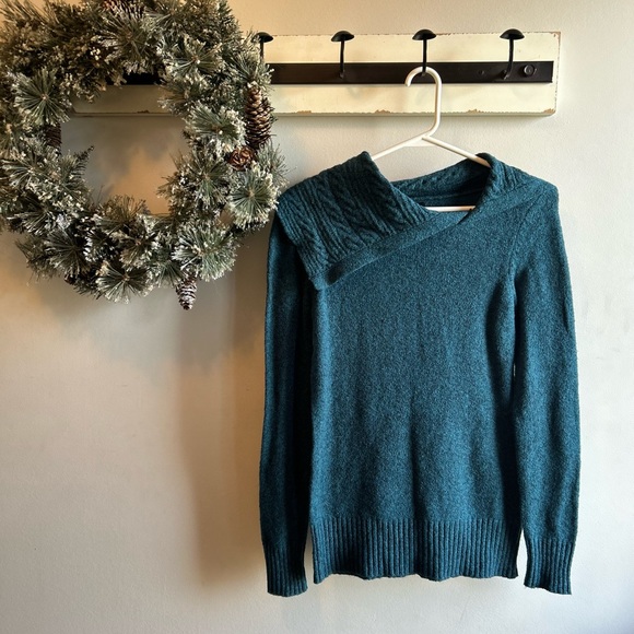 le chateau Sweaters - S O L D - Le Château - Lightweight Sweater